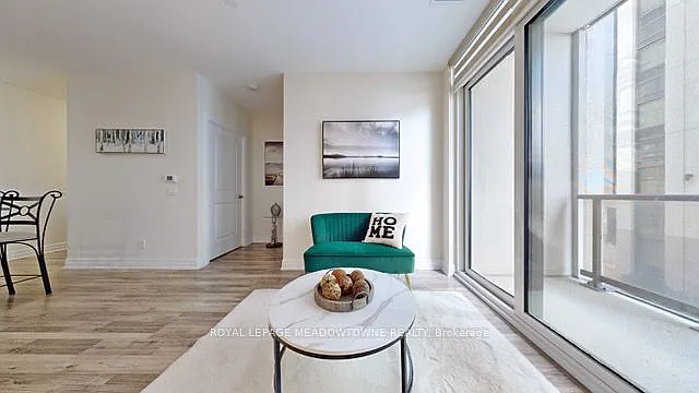9085 Jane St #208 — Photo 5
