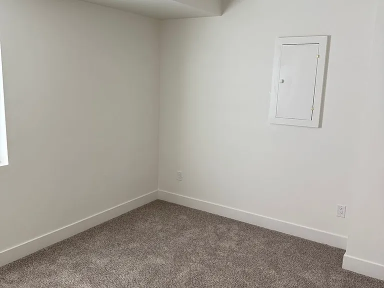 2750 S Cherokee St — Photo 22