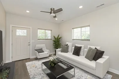 228 N Randolph St — Photo 1