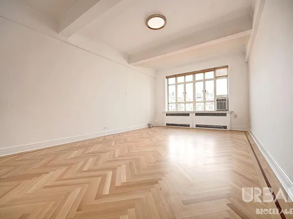 10 West 74th Street image 3 of 18