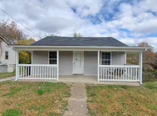 329 E 18th St, Columbia, TN 38401