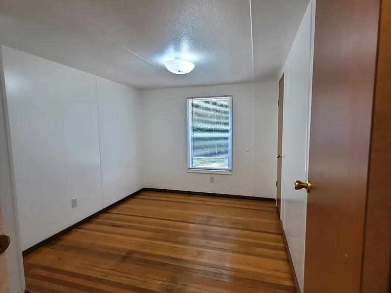 Second Bedroom 9' x 12'
