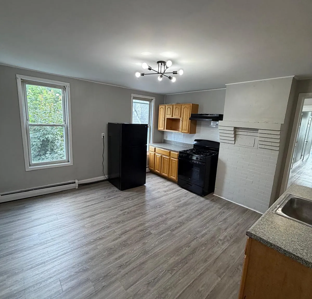 3 bed, $2,300 — Photo 4