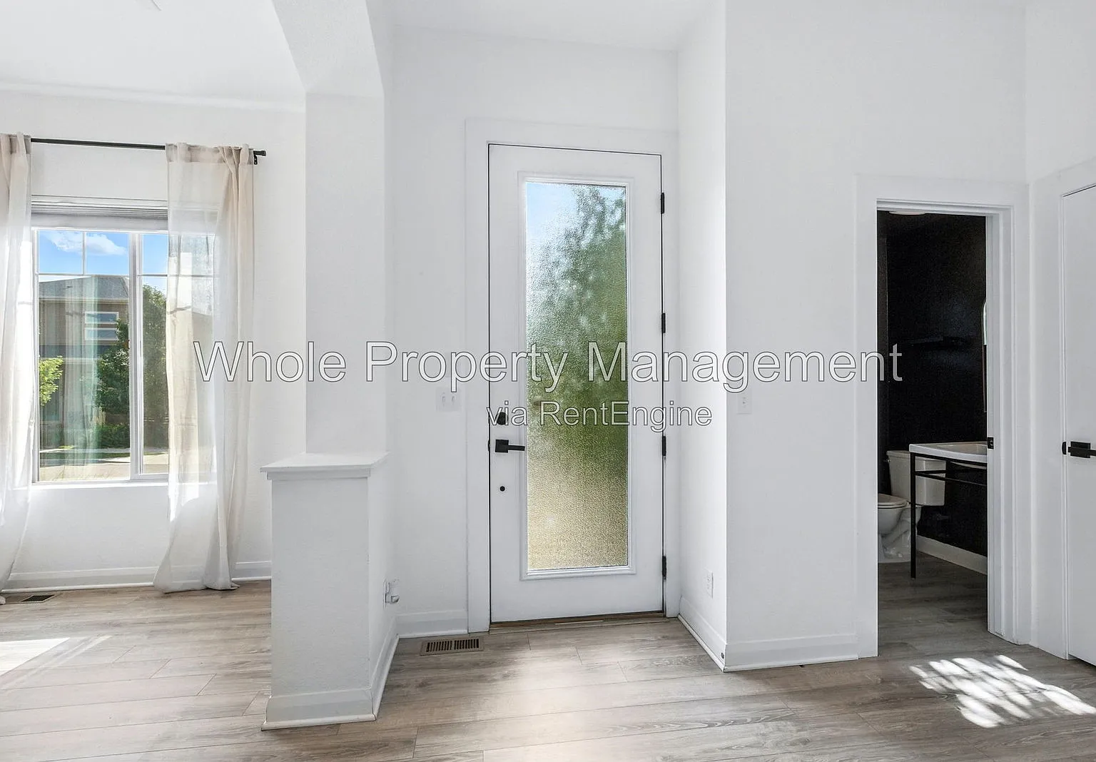 4 bed, 4.0 bath, 3082 sqft, $3,850 — Photo 2