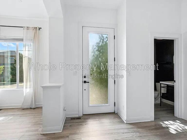 6619 Mariposa Ct — Photo 2