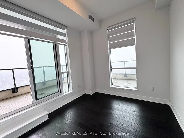 4085 Parkside Village Dr #NLPH1 — Photo 5