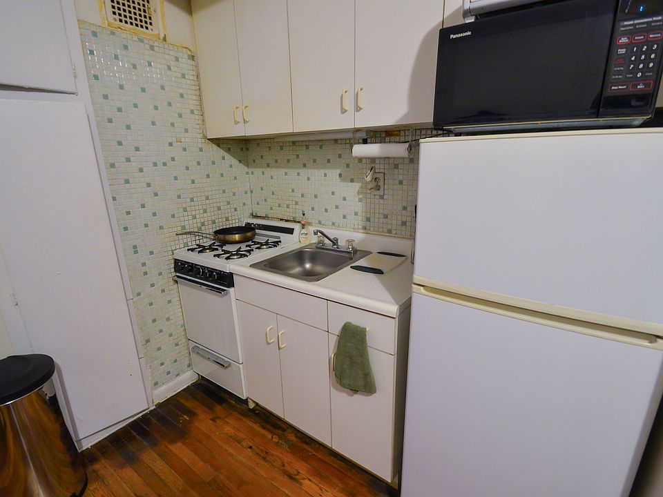 2nd image of 1450 2nd Ave APT 4D