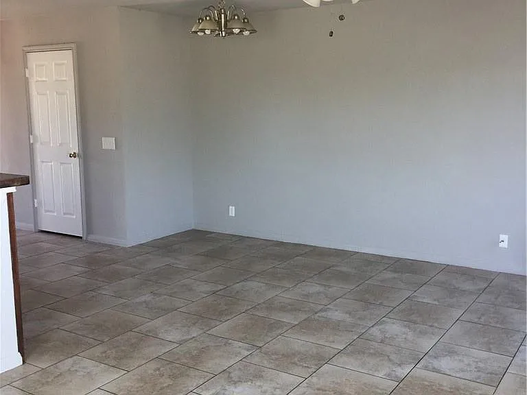 1036 Drovers Cv — Photo 3
