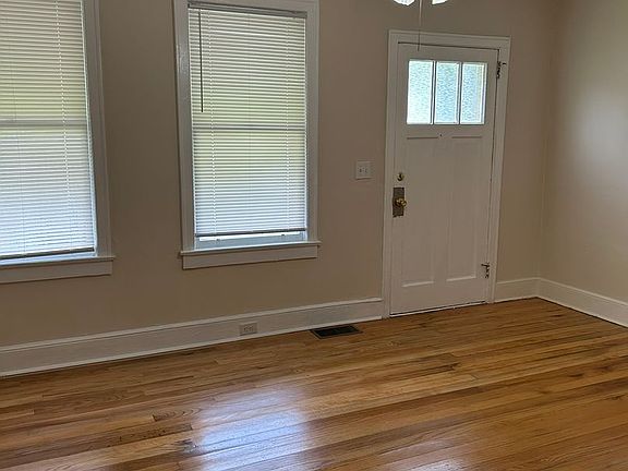 3rd image of 502 Hemphill St