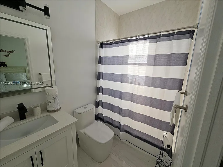 15561 SW 31st Ln — Photo 38