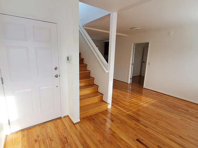 46 Thornton Ave #1/2 — Photo 2