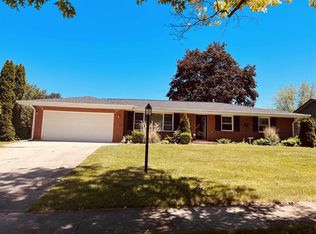 1216 Hillcrest Rd, Rockford, IL 61108