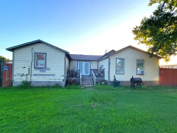 802 S Virginia St, La Porte, TX 77571