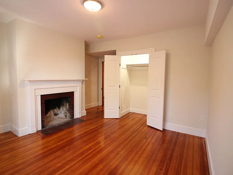 48 Beech Glen St #2 — Photo 8