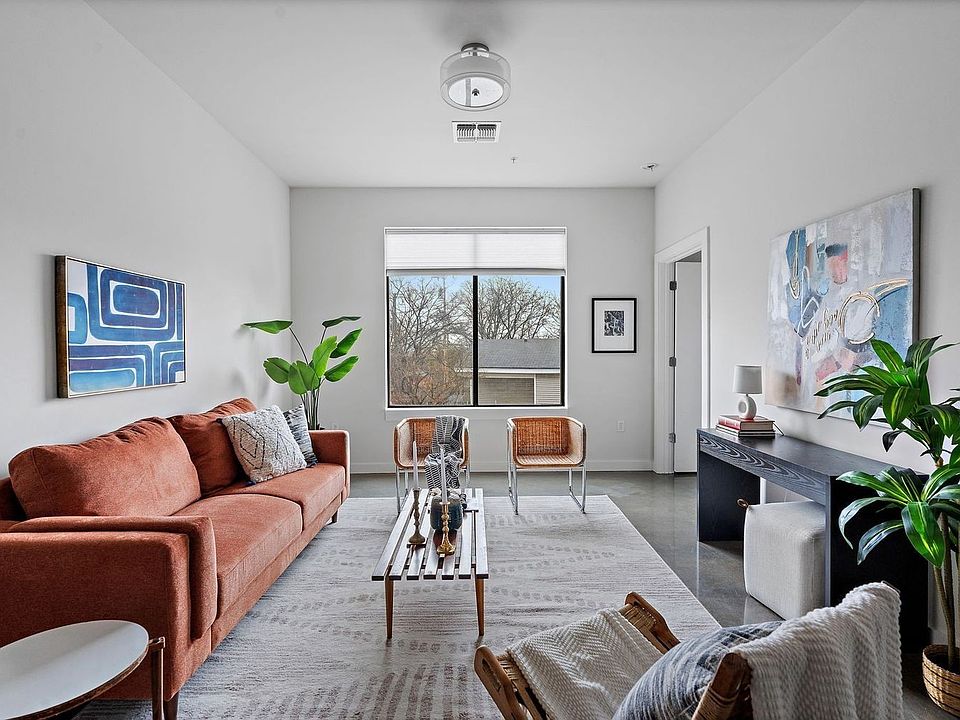 1st image of 1900 12th Ave S APT 212