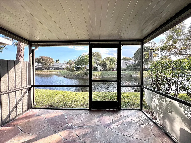 2246 Discovery Cir — Photo 36