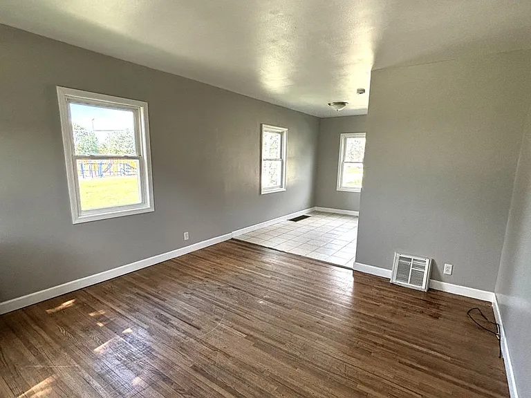 1254 W Mullan Ave — Photo 1
