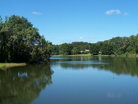 2nd image of 1001 S Pine Lake Dr