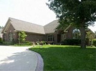 9075 Huron Bluffs Dr, White Lake, MI