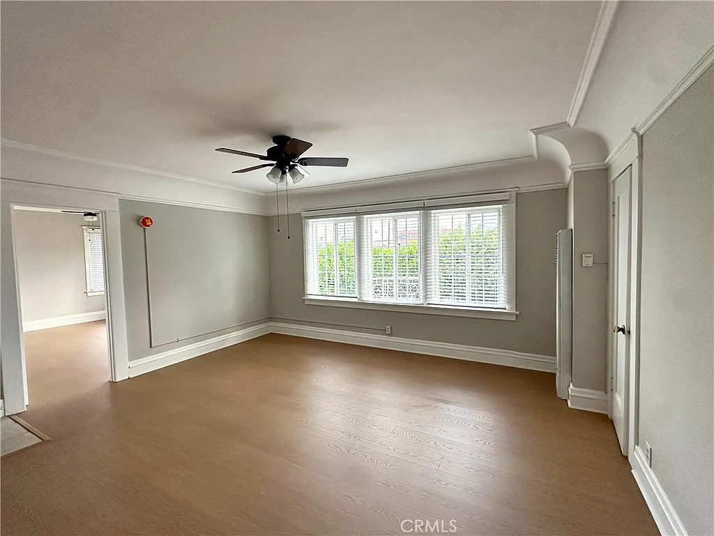 3 bed, 1.5 bath, 1300 sqft, $3,200 — Photo 3