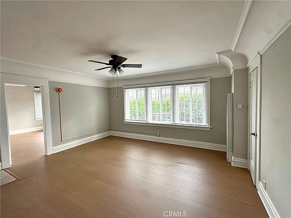 3rd image of 4656 Oakwood Ave