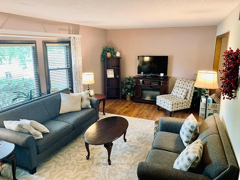 10413 W Bartlett St — Photo 11