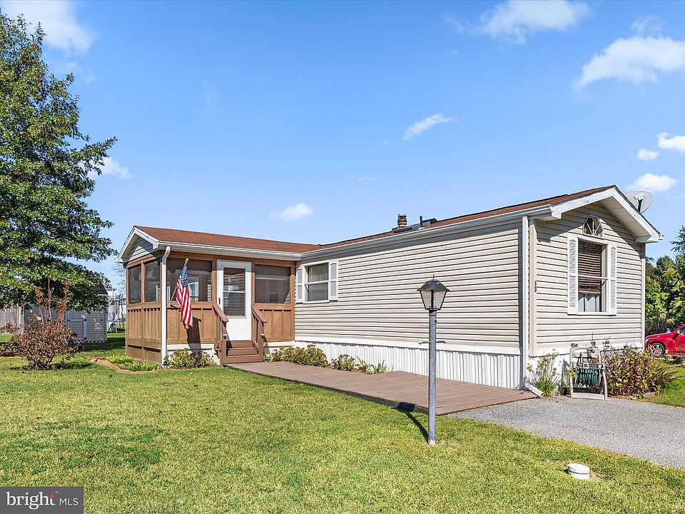 1st image of 13 Scott Dr