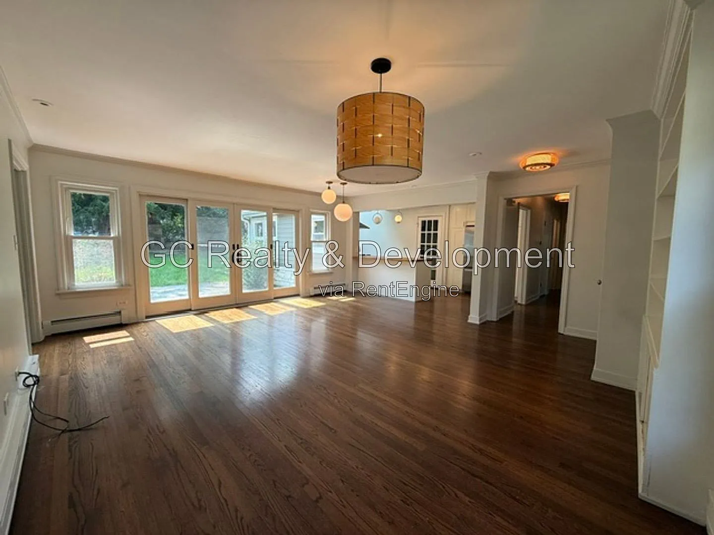 3 bed, 2.0 bath, 1750 sqft, $3,995 — Photo 2