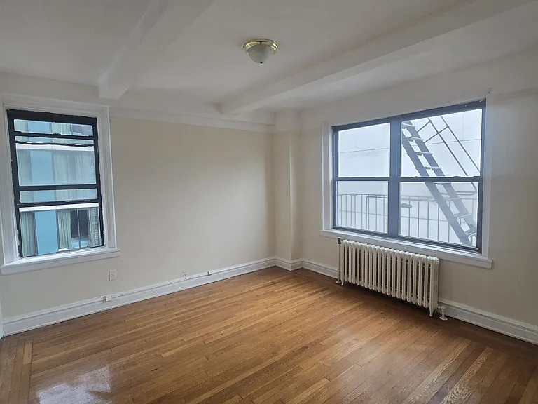 455 W 34th St #12GG — Photo 8
