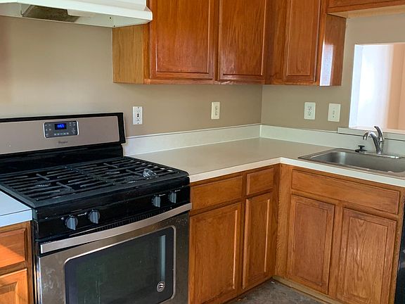 3rd image of 4083 Fountainside Ln