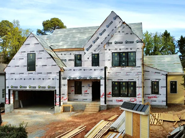 704 Coventry Ct, Raleigh, NC 27609