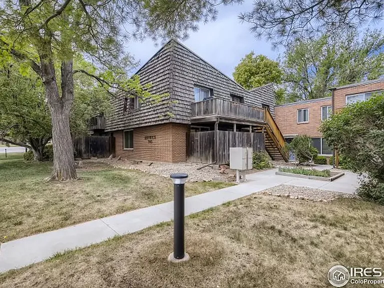 745 Thomas Dr #6 — Photo 1
