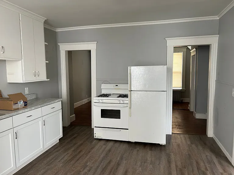 75 Turner Ave — Photo 3
