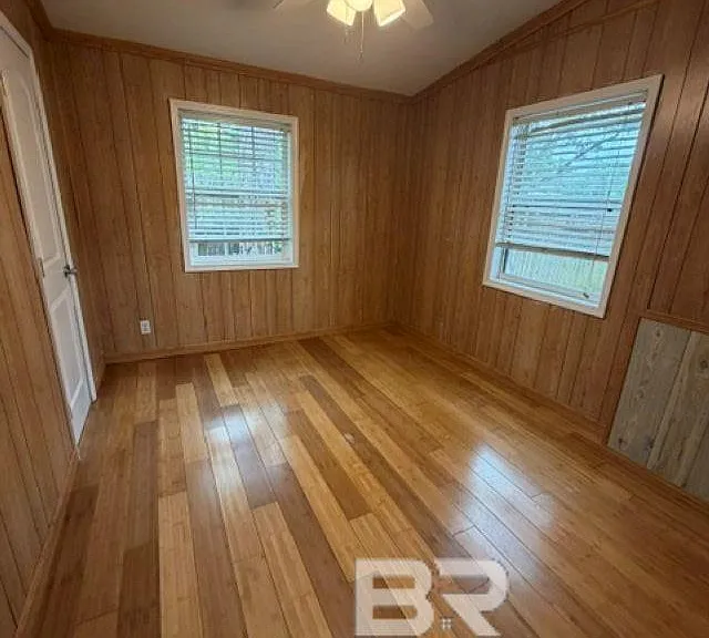 5594 Virginia St — Photo 3