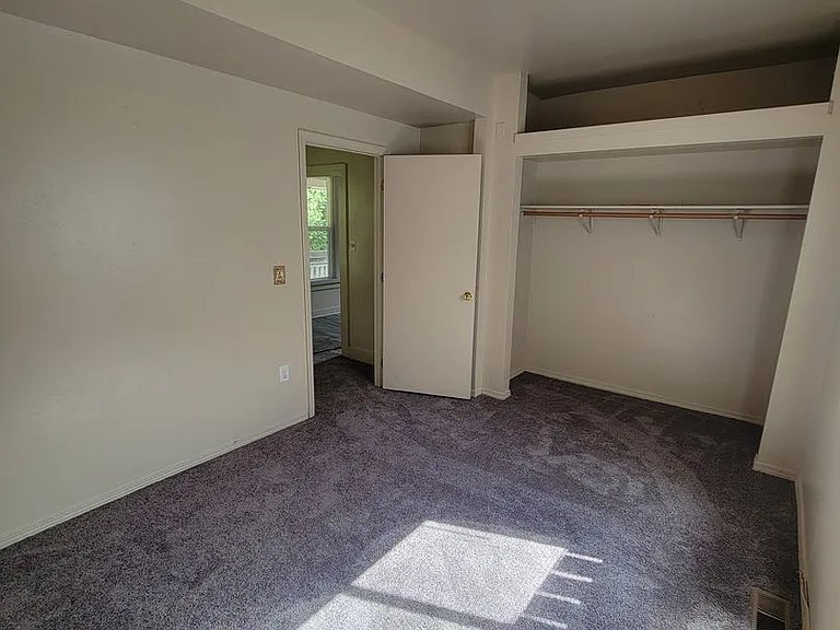 1290 Retsil Rd E — Photo 15