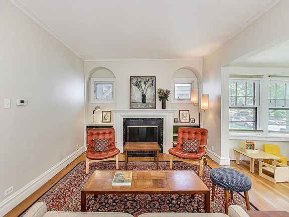 5th image of 6628 N Bosworth Ave