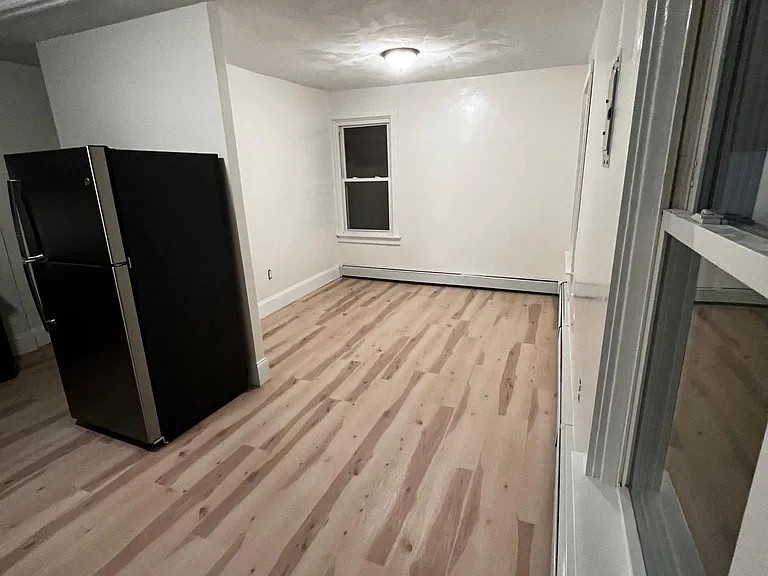 52 Woodhaven Rd — Photo 5
