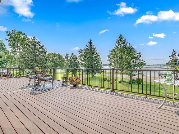 5th image of 214 Narrows Rd