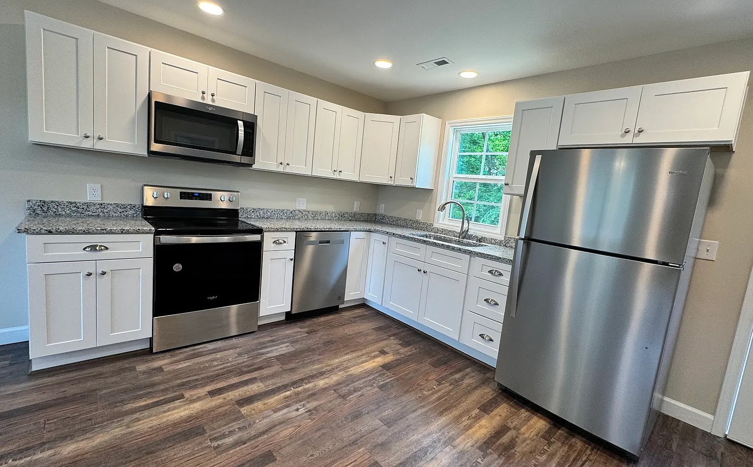 3 bed, 1608 sqft, $1,725 — Photo 4