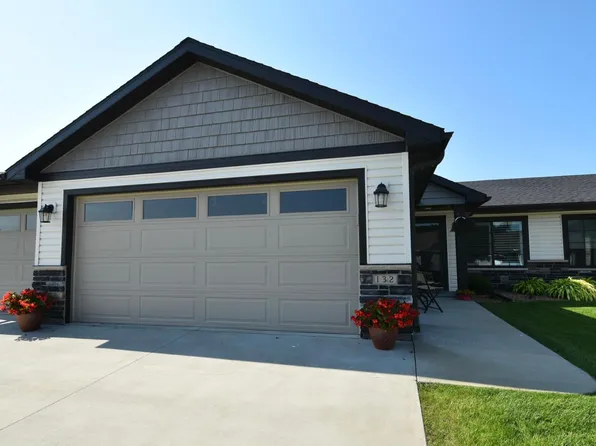 132 Highland Cir, Zumbrota, MN 55992