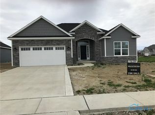 4004 Edge View Dr, Oregon, OH 43616