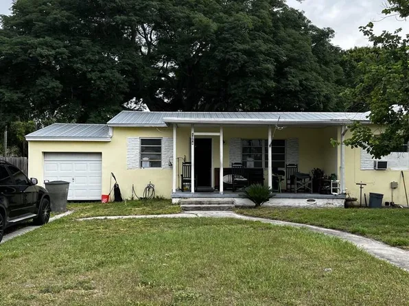 1054 Trinidad Ave, Fort Pierce, FL 34982