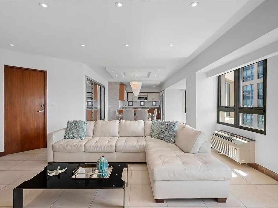 1st image of 103 Avenida De Diego #1503