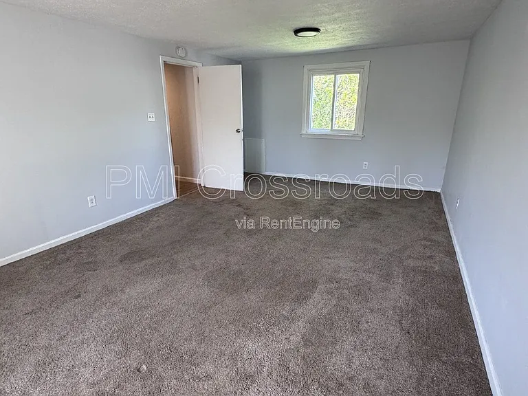 2876 Hudson Dr #A — Photo 16