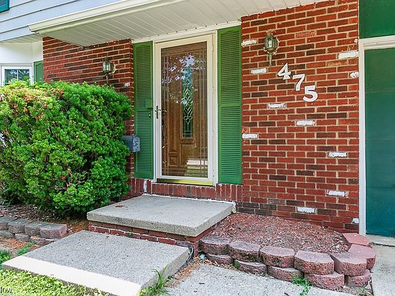 2nd image of 475 Riverdale Dr