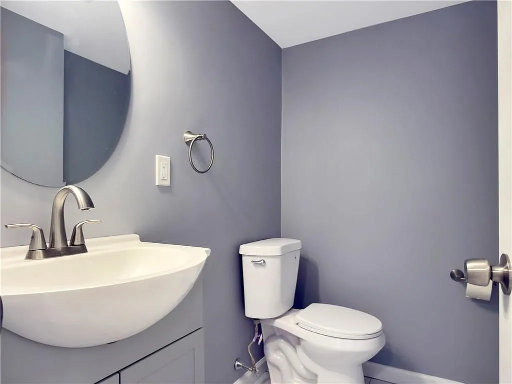4 bed, 3.0 bath, 2872 sqft, $3,975 — Photo 4