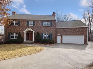 202 E Golden Lake Cir, Circle Pines, MN 55014