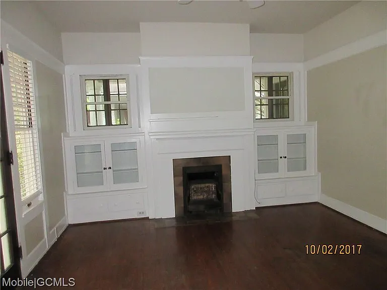 1576 Dauphin St — Photo 10