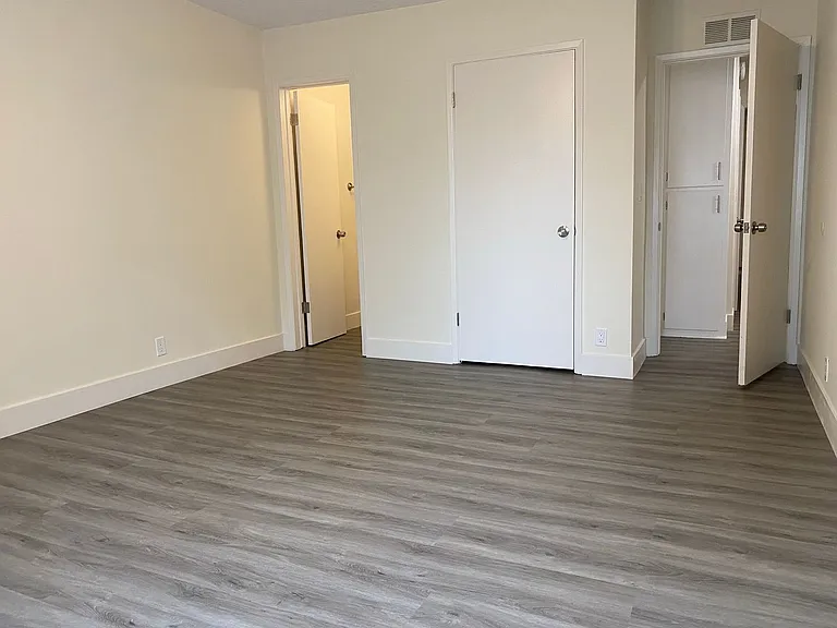 1808 N Harvard Blvd — Photo 61