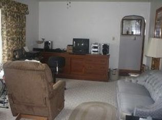 210 W Thomas St, Avoca, IA 51521